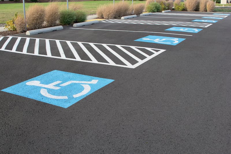 Why Your Business Needs A Parking Lot Cleaning Service